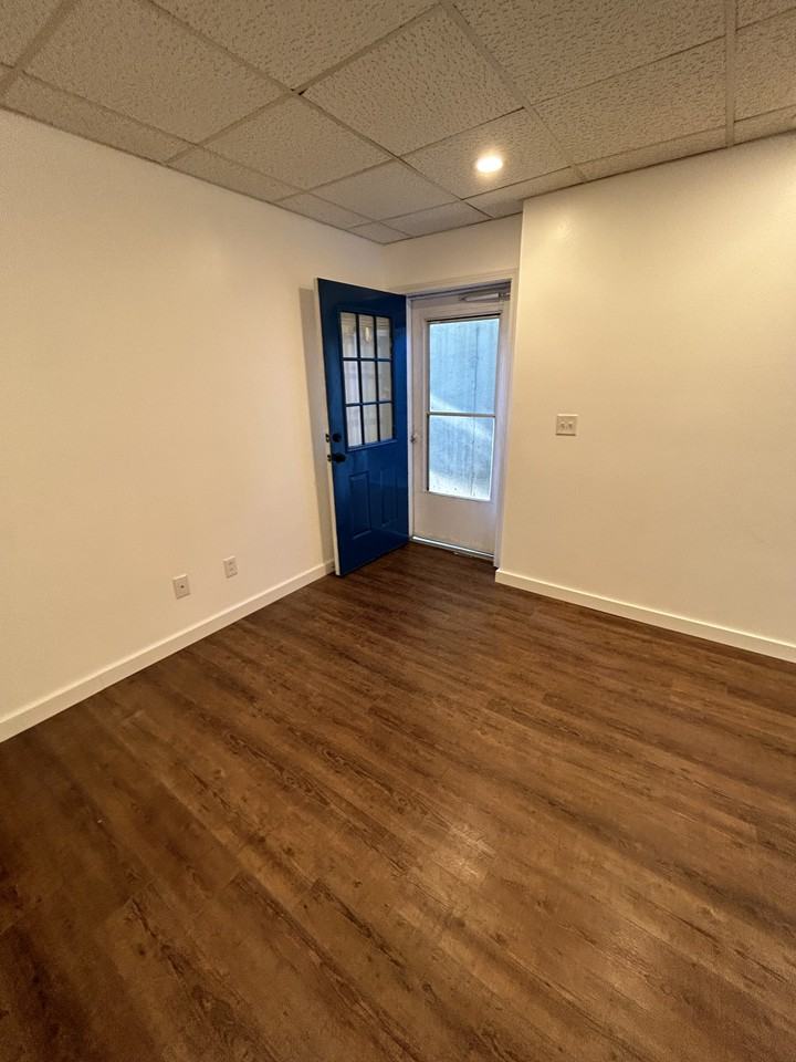 2446 H St #48 - Photo 2 of 9