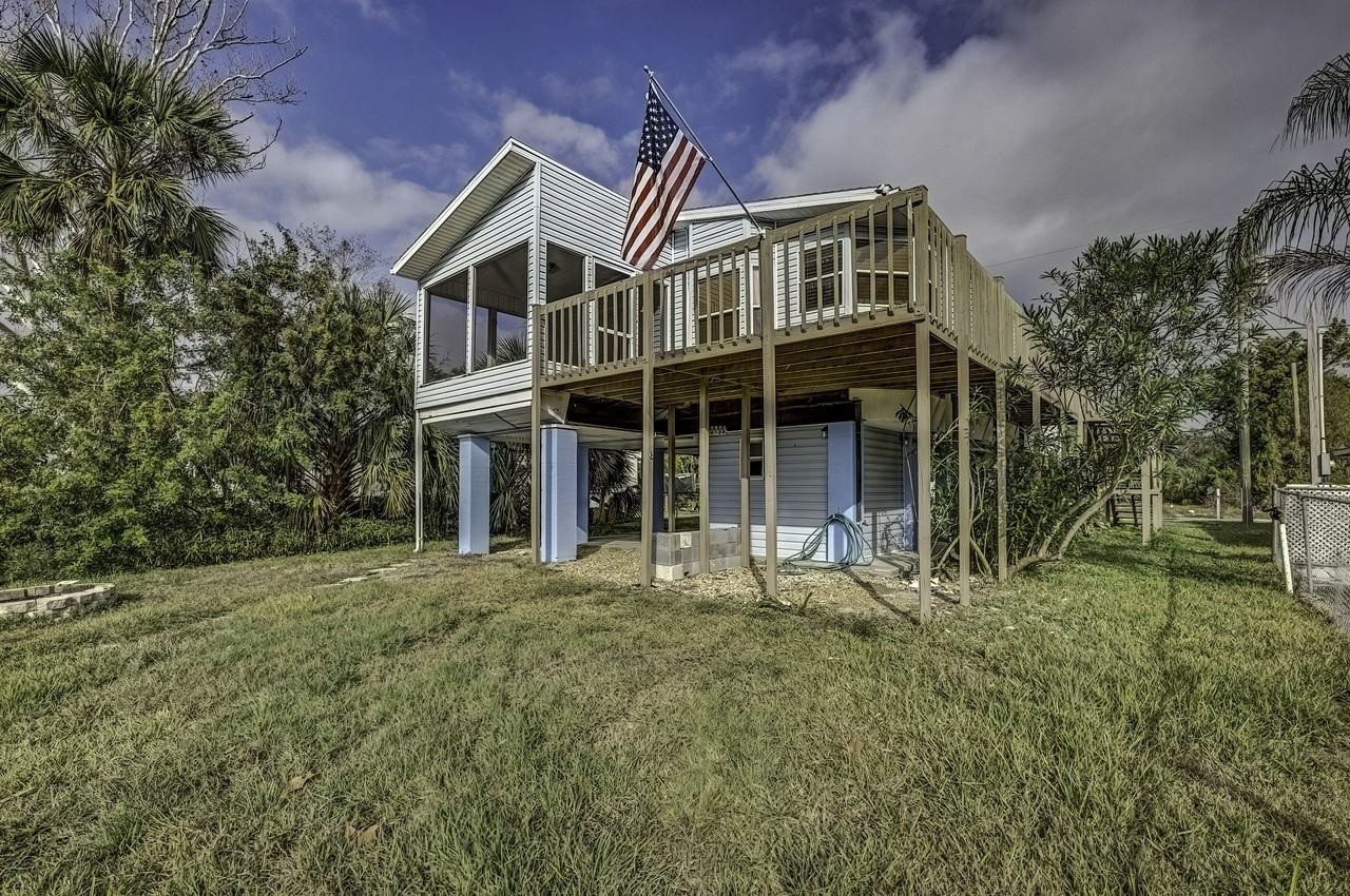 7132 Wilcox Dr - Photo 4 of 50