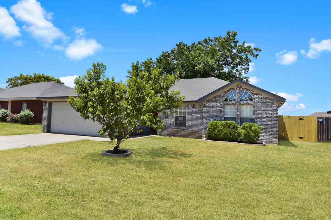 4303 Captain Dr - Photo 3 of 18