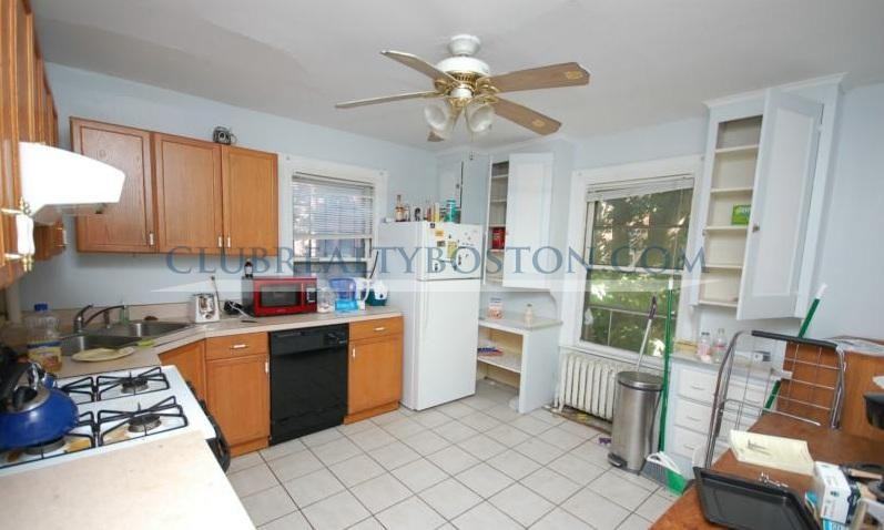 18 Quint Ave #3 - Photo 2 of 6