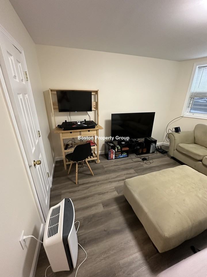 32 Lambert Ave #29B - Photo 4 of 12