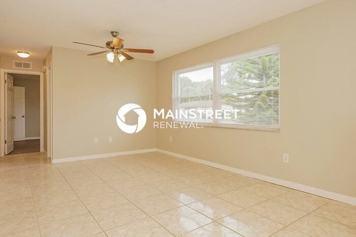 1003 Albin St - Photo 3 of 16