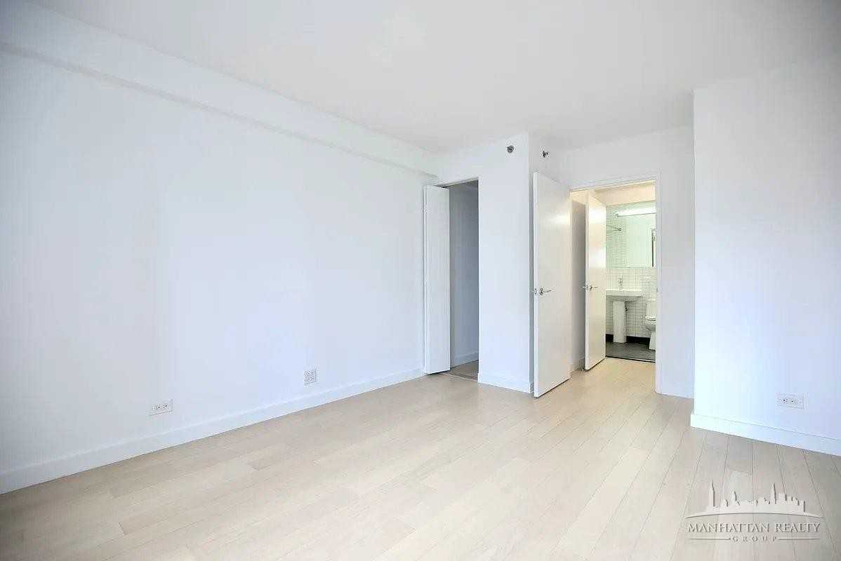 E 39th St #10G - Photo 6 of 11