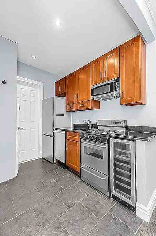 10th Ave #4C - Photo 3 of 6