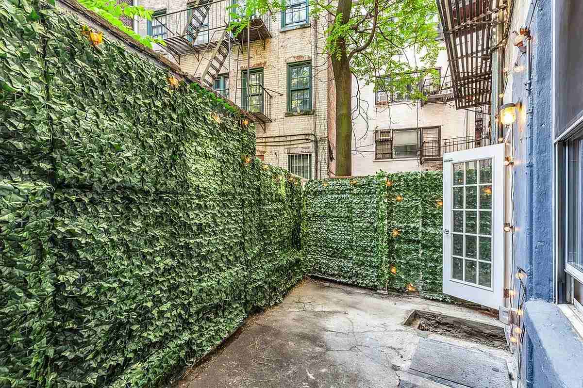 562 Hudson St #2 - Photo 6 of 7