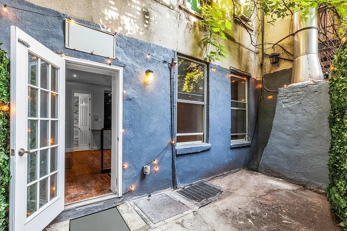 562 Hudson St #2 - Photo 7 of 7