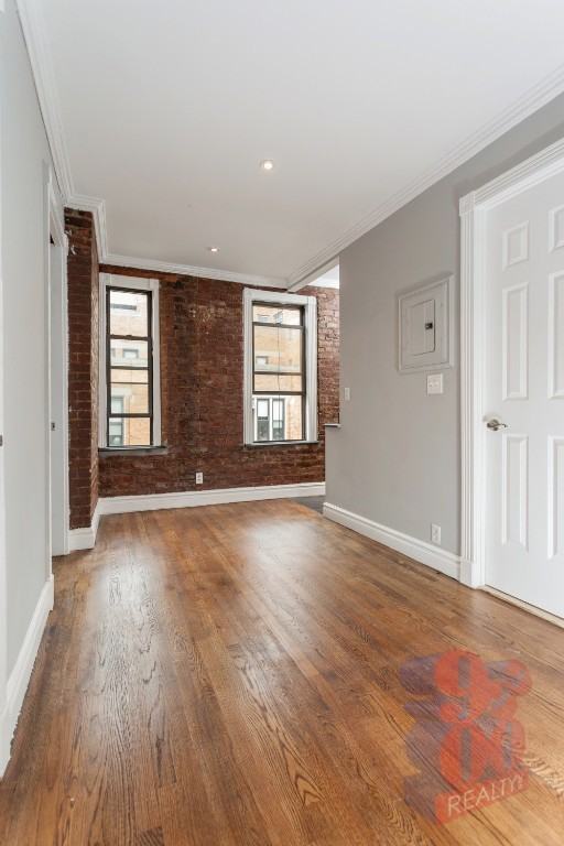 E 13th St #5B - Photo 5 of 9