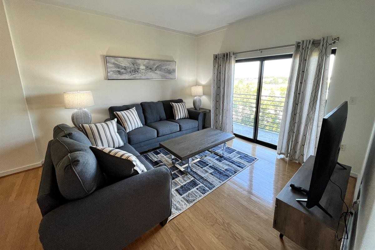 715 N Church St - Photo 3 of 20