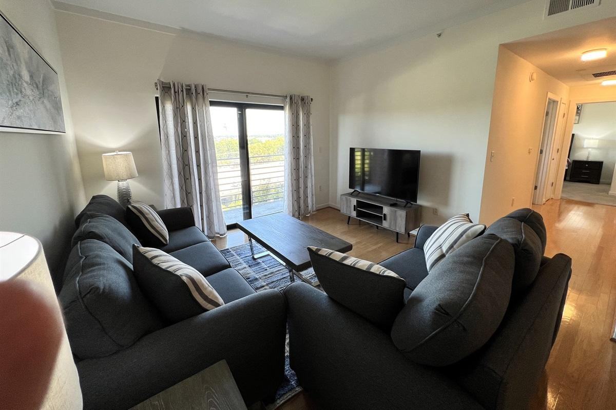 715 N Church St - Photo 6 of 20