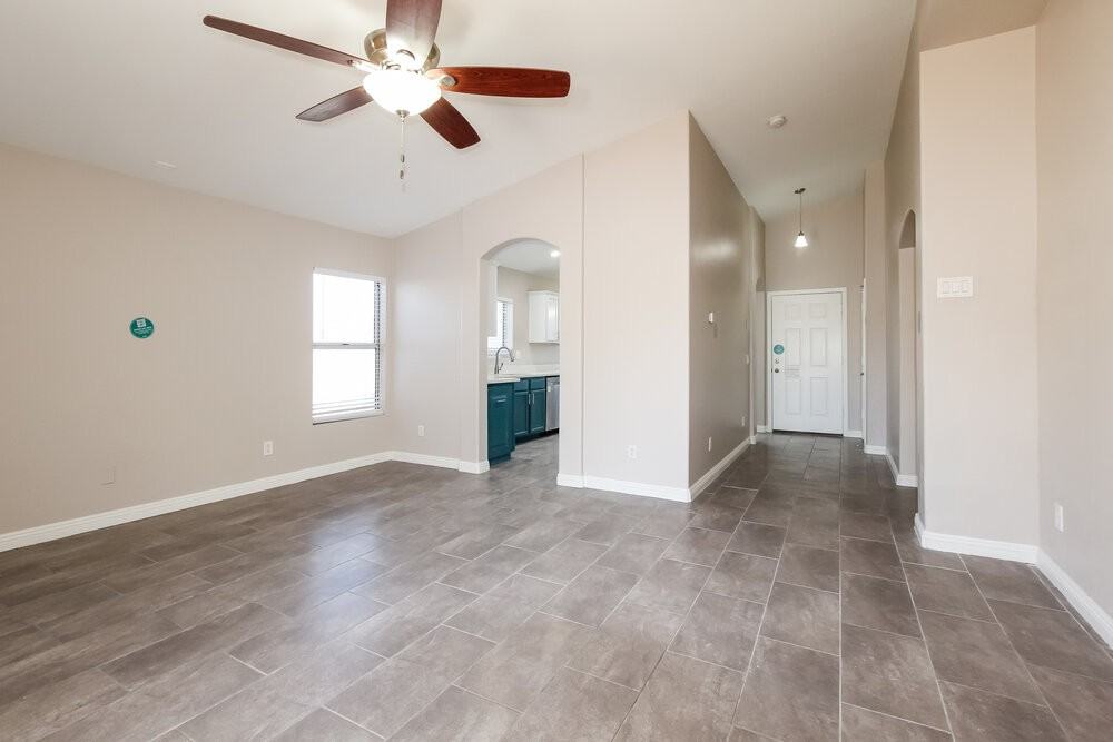 12702 W Aster Dr - Photo 4 of 16