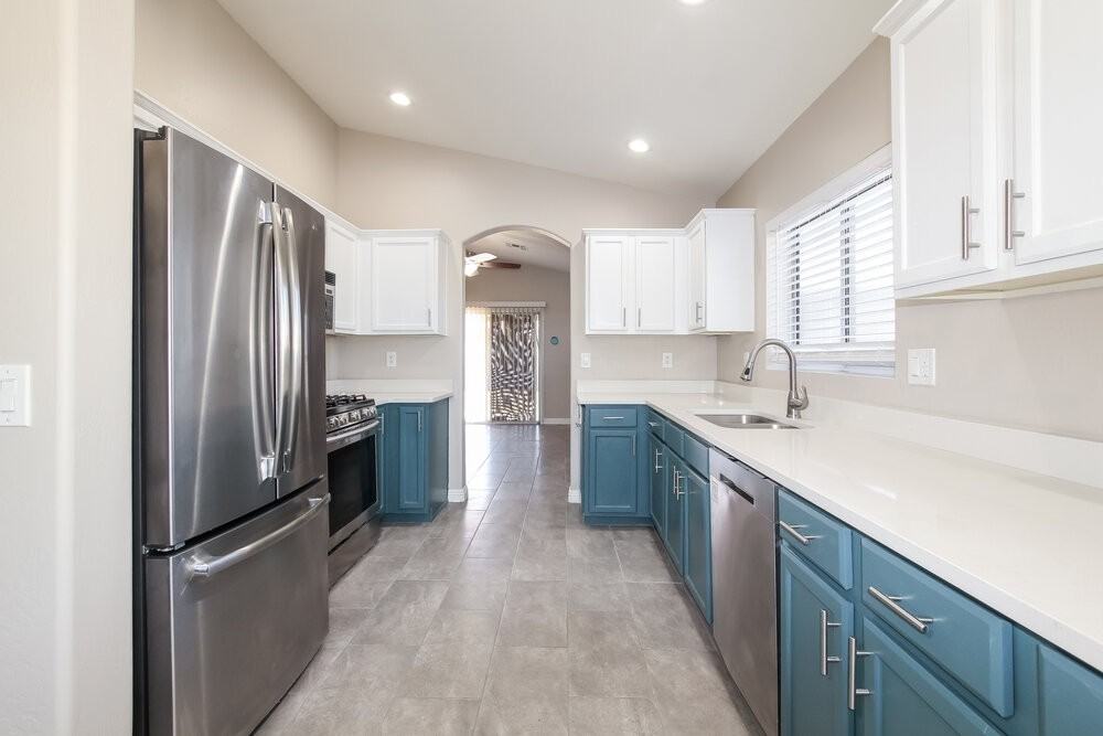 12702 W Aster Dr - Photo 6 of 16