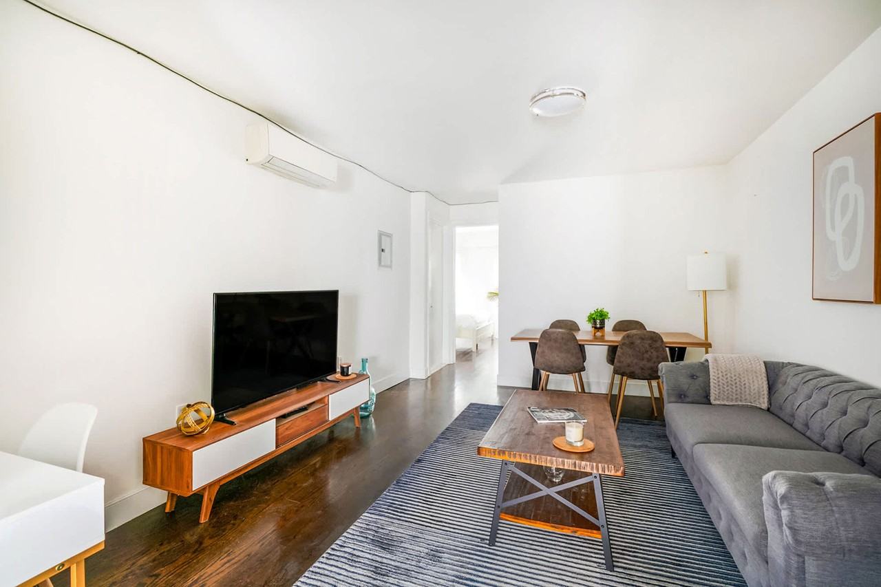 359 W 39th St #1021818P - Photo 5 of 24
