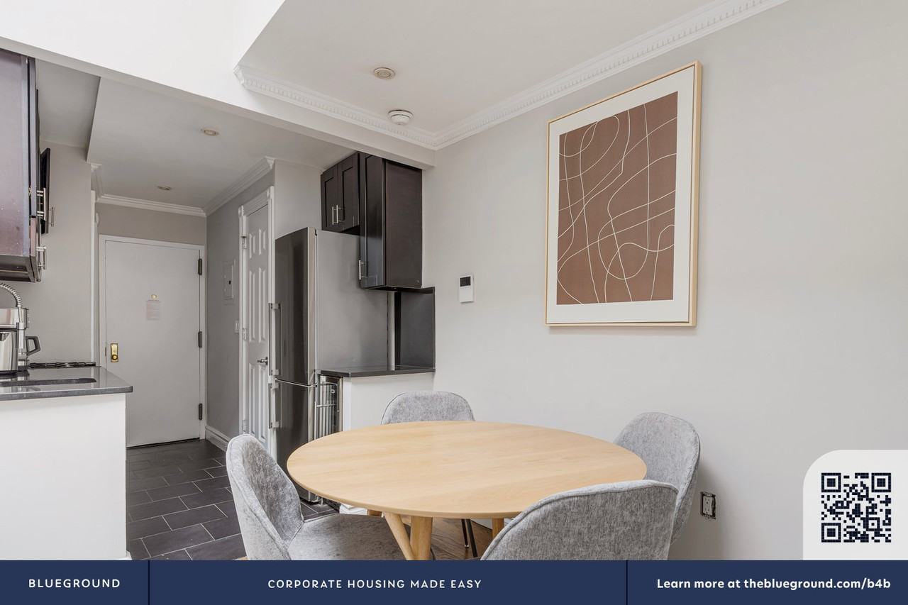 120 Christopher Street - Photo 6 of 28