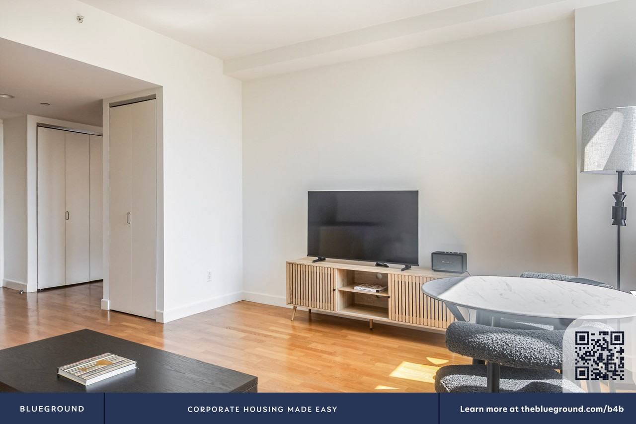 88 Leonard Street - Photo 5 of 28