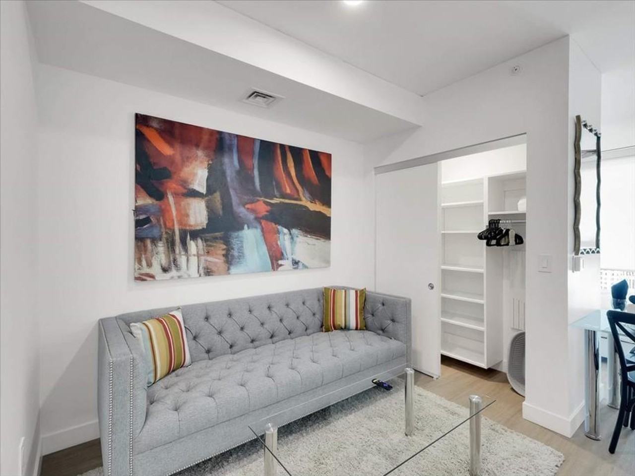 817 N 6th St #1047106P - Photo 3 of 15