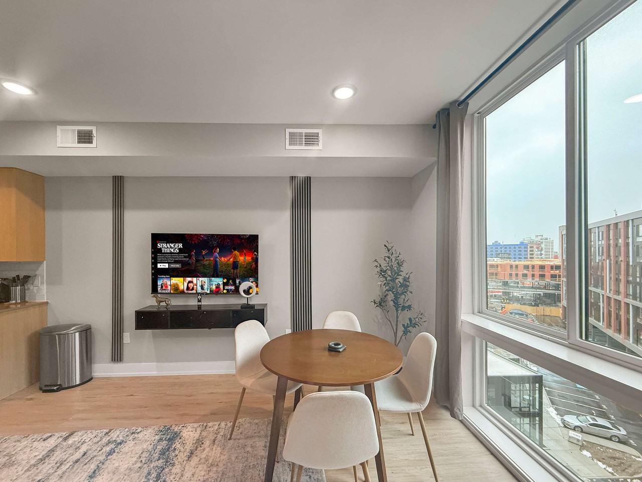 626 N Columbus Blvd #1055934P - Photo 4 of 9