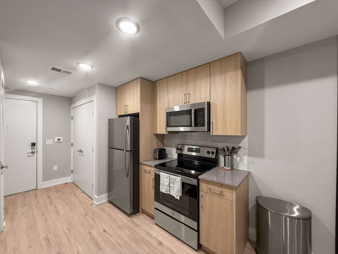 626 N Columbus Blvd #1055934P - Photo 6 of 9