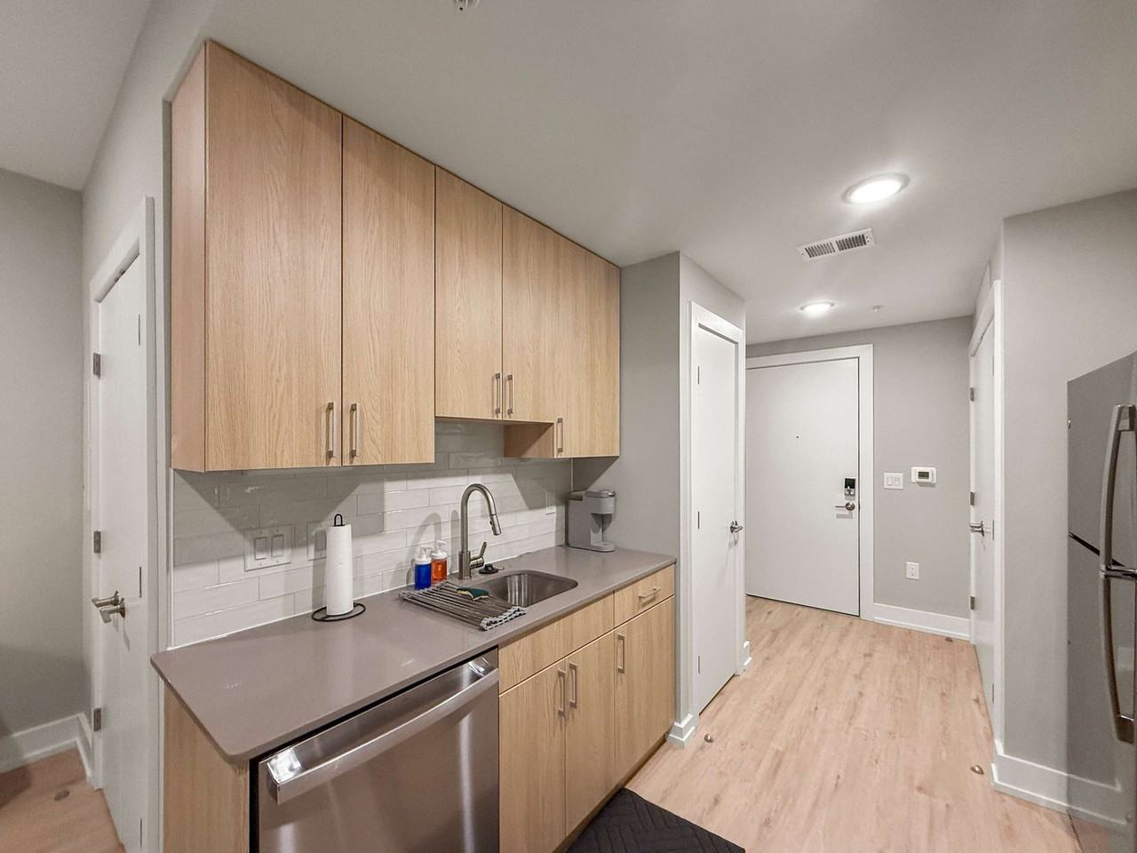 626 N Columbus Blvd #1055934P - Photo 7 of 9