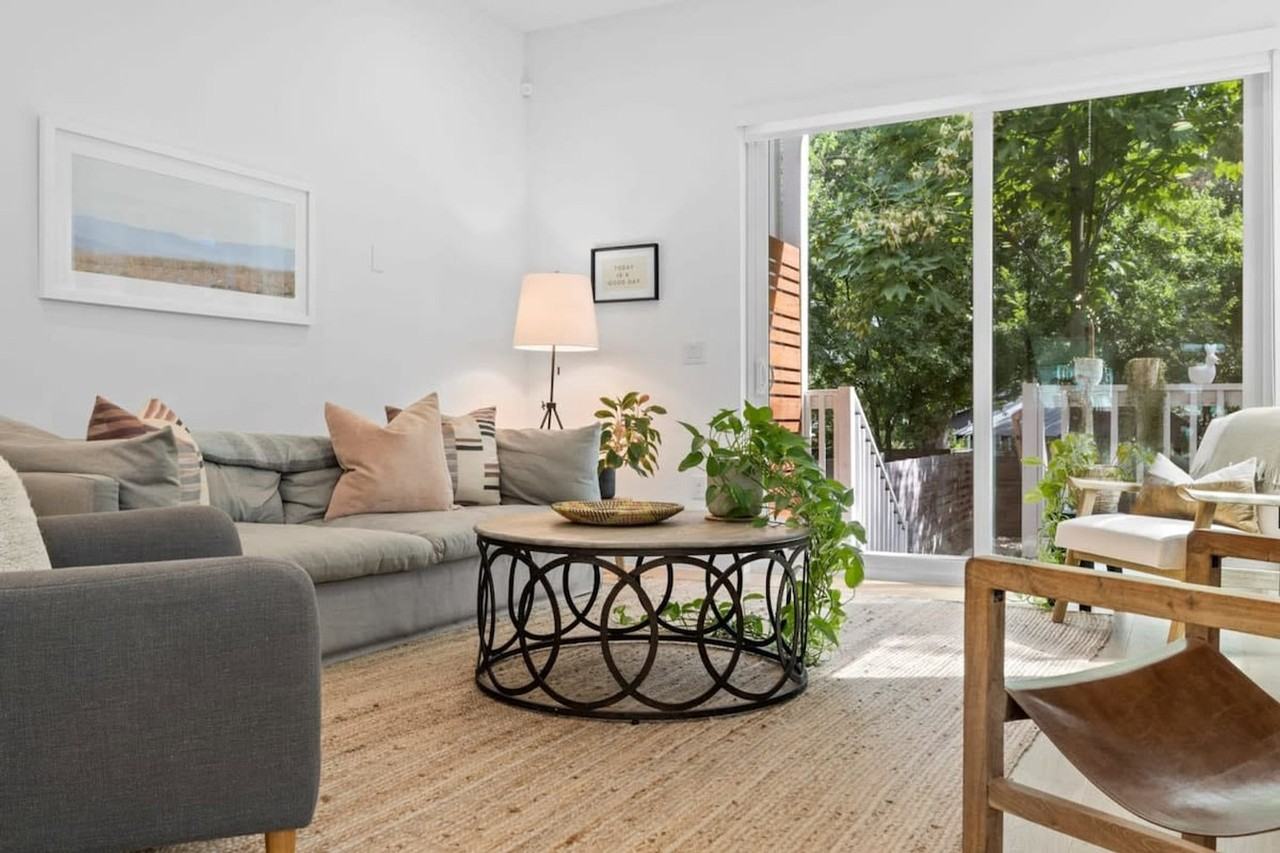 1204 East 32nd Street #1262277P - Photo 2 of 36