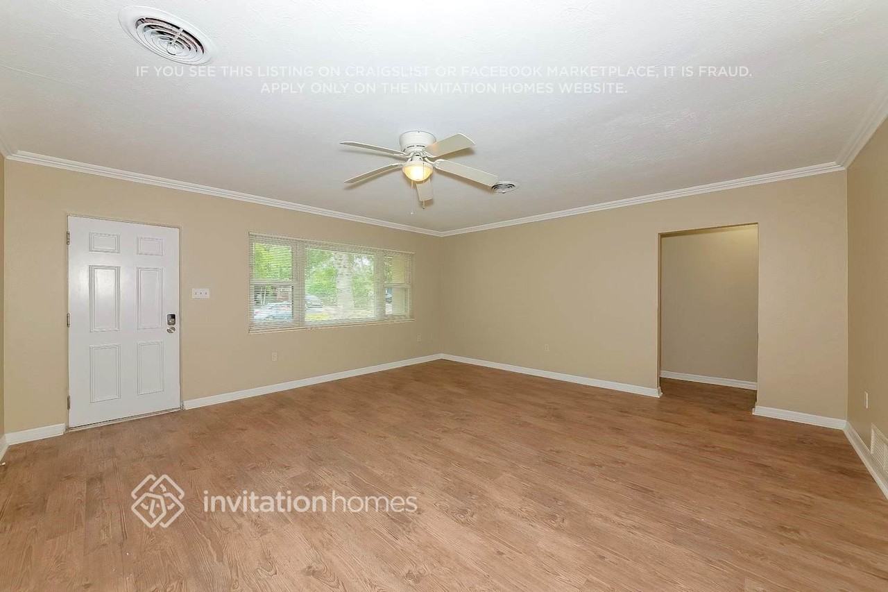 131 Adair Ave - Photo 3 of 14