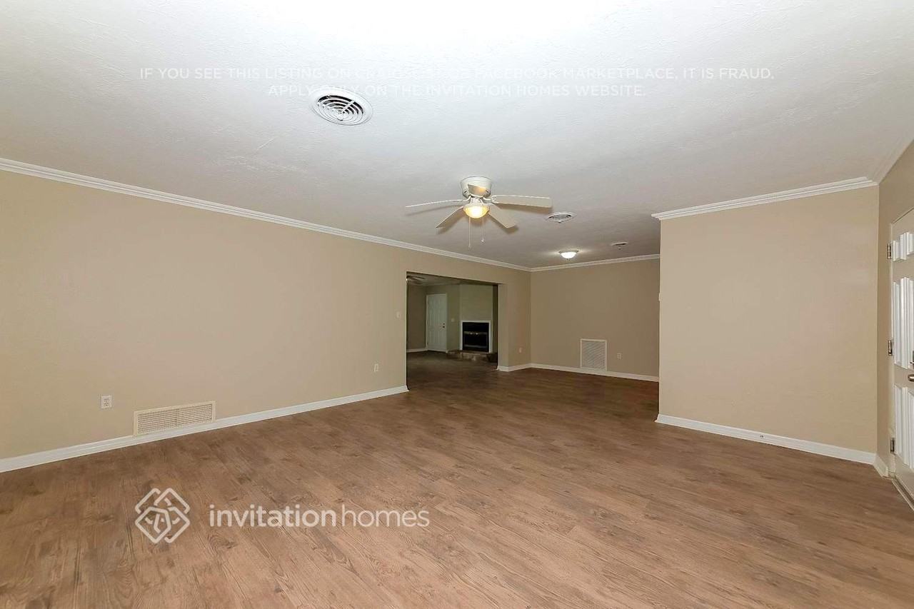 131 Adair Ave - Photo 6 of 14