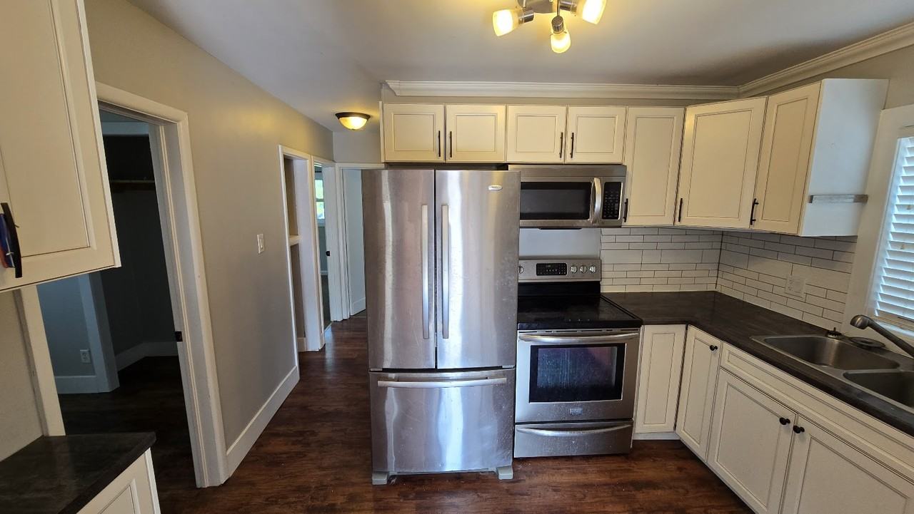 99 Innisfil Street - Photo 2 of 17