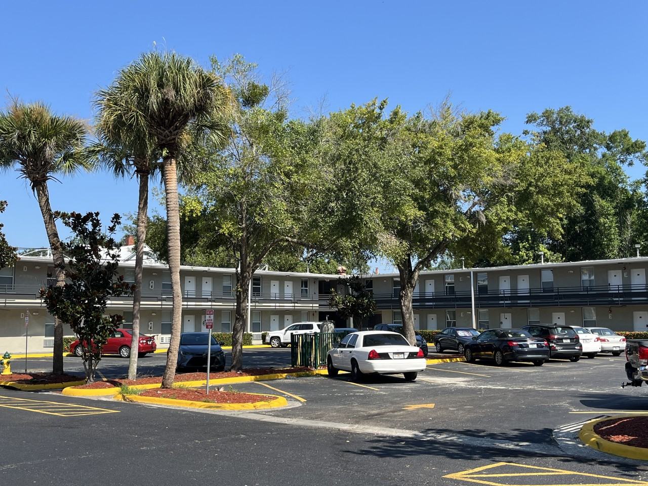 Palm Gardens Orlando Apartments - Photo 3 of 8