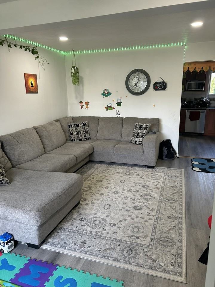 3240 Uplands Drive - Photo 3 of 12