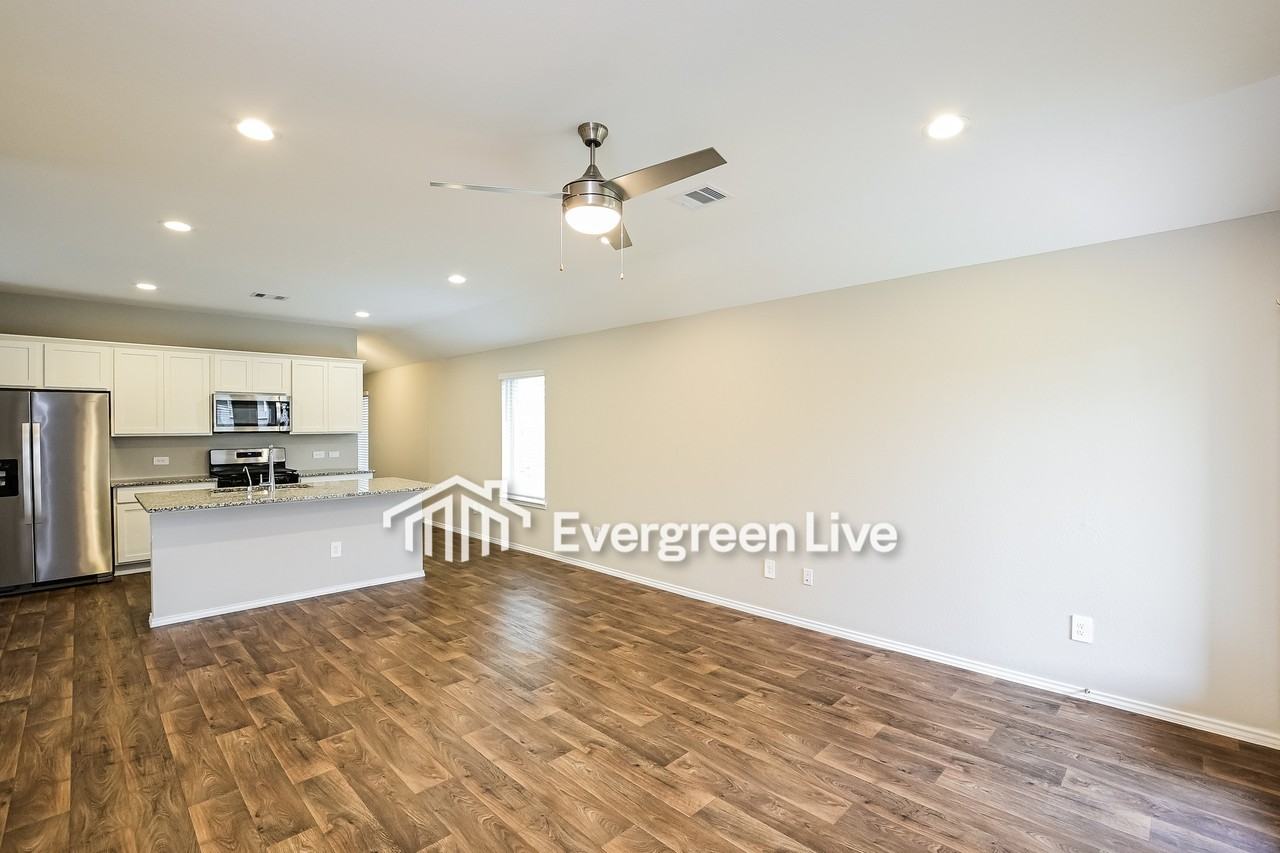 9897 Glen Brook Ln - Photo 5 of 14