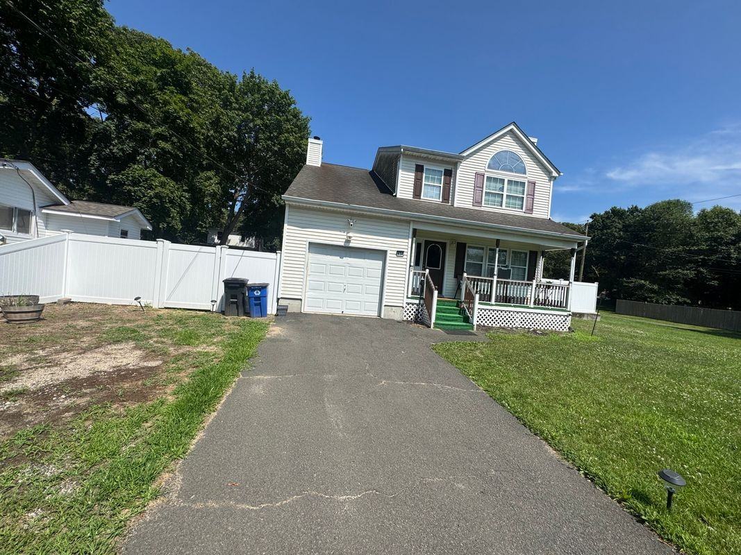 83A Lynbrook Dr - Photo 2 of 3