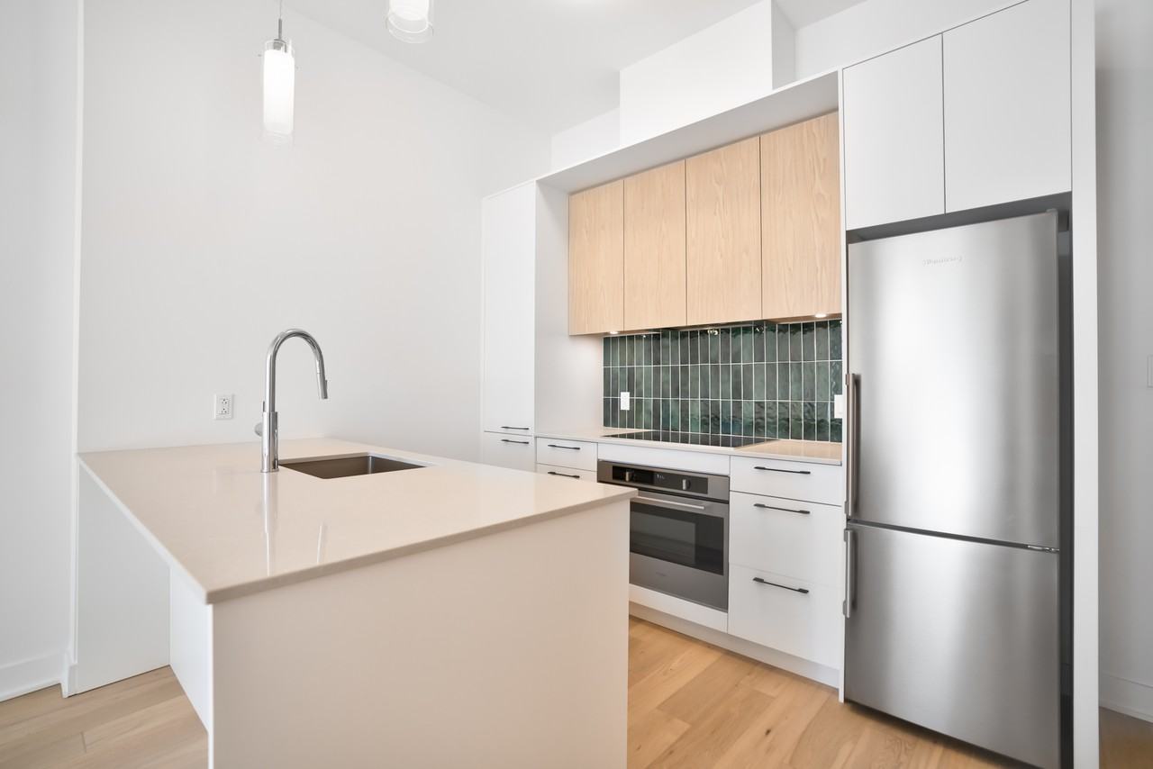 7227 Boul Newman #604 - Photo 2 of 10