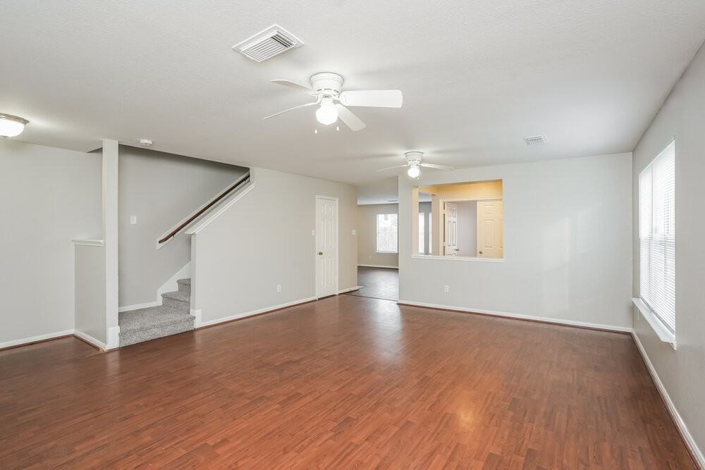 13426 Fountain Hills Ct - Photo 5 of 17