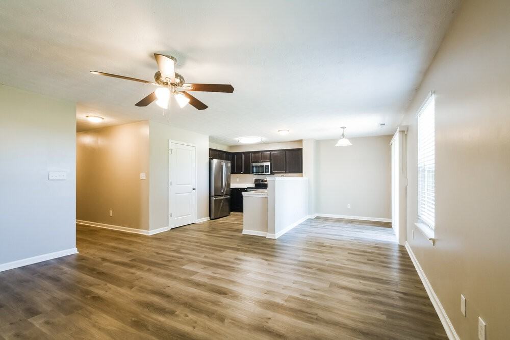 15298 Royal Grove Dr - Photo 4 of 19