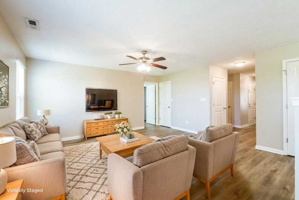 15298 Royal Grove Dr - Photo 5 of 19