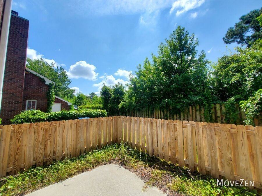 5042 Lampost Cir - Photo 3 of 30