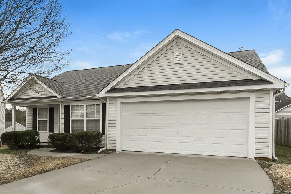 934 Back Bay Ct Ne - Photo 2 of 16