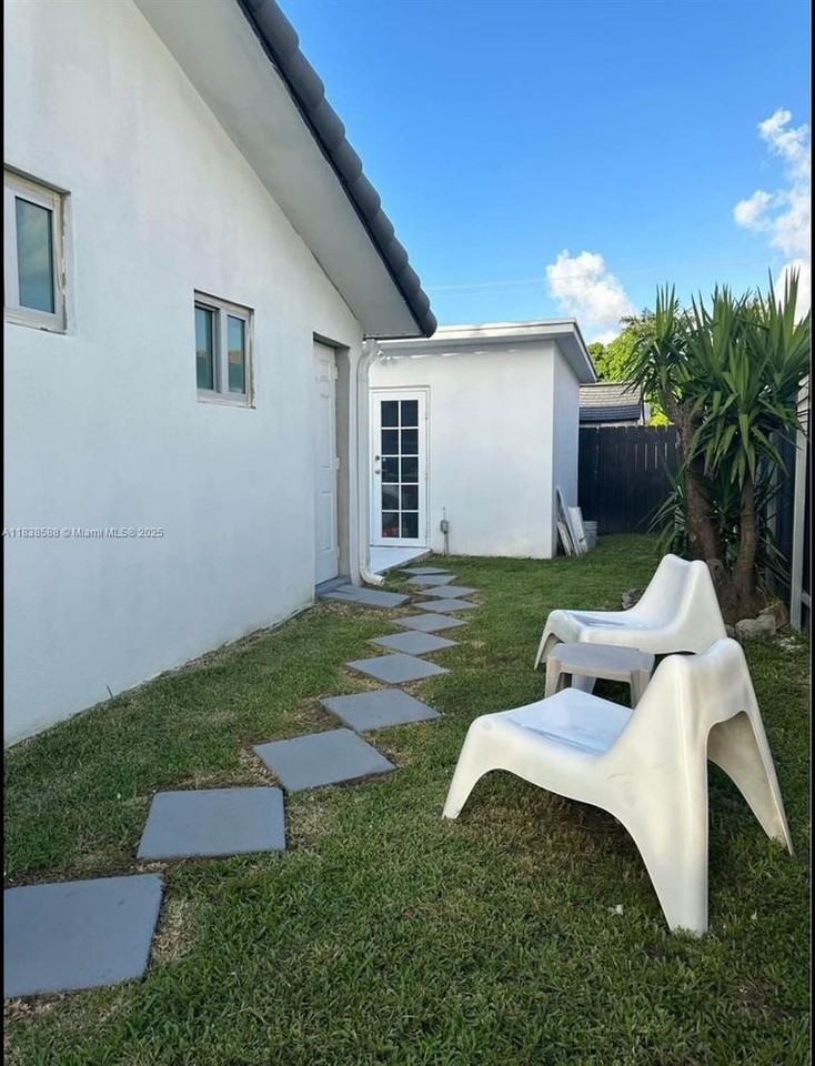 5203 Sw 102nd Ct #5203 - Photo 2 of 8