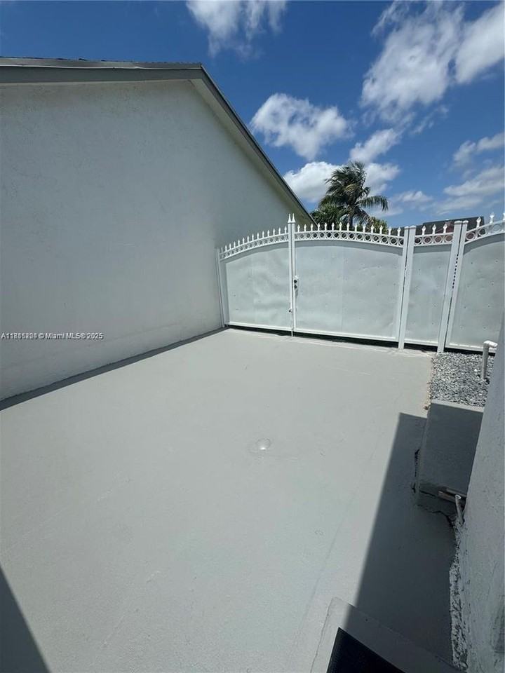 12558 Sw 211th Ter #1-1 - Photo 2 of 11