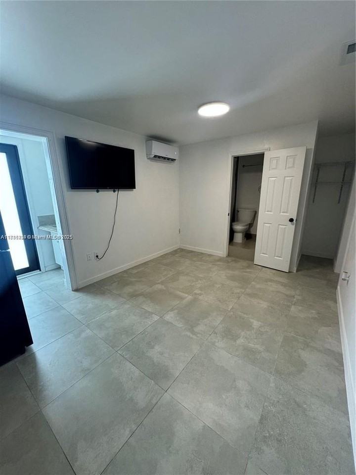 12558 Sw 211th Ter #1-1 - Photo 3 of 11