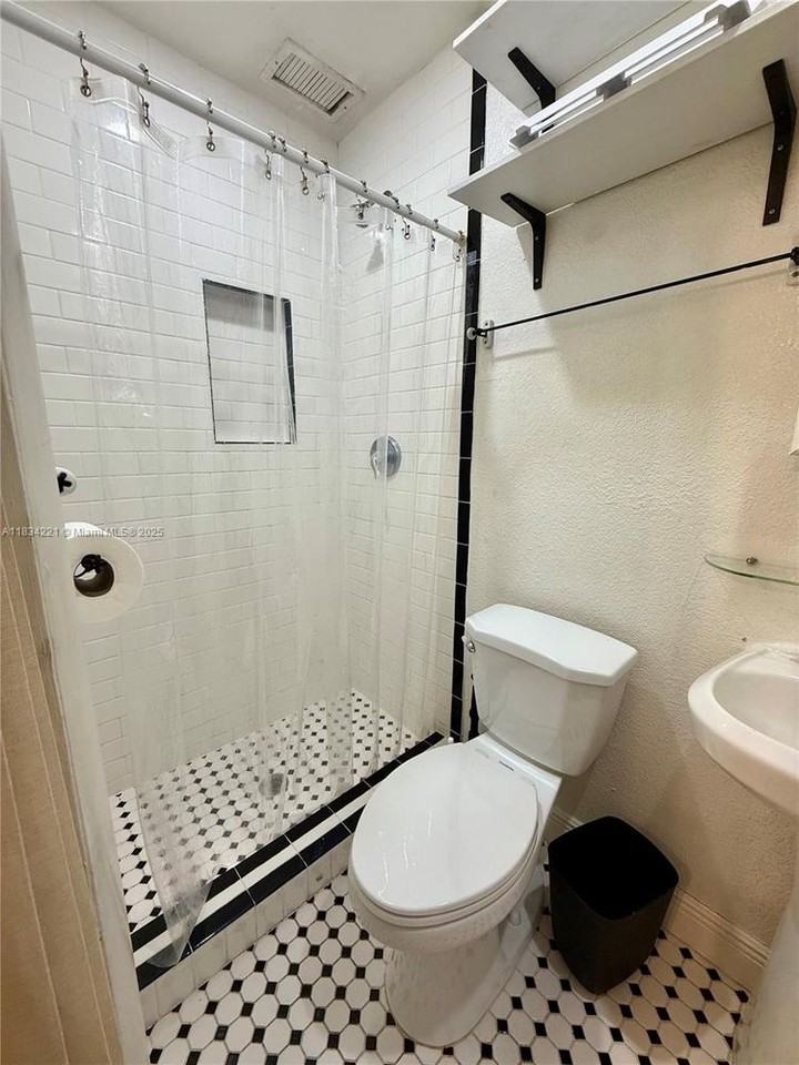 1750 Sw 16th St #1-1 - Photo 3 of 7