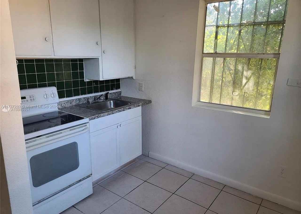 8012 Nw 5th Ct #8014-8014 - Photo 3 of 5