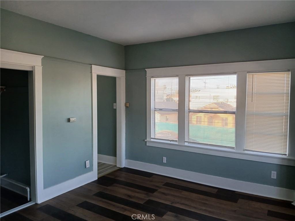 507 Broad Ave #507 - Photo 3 of 4