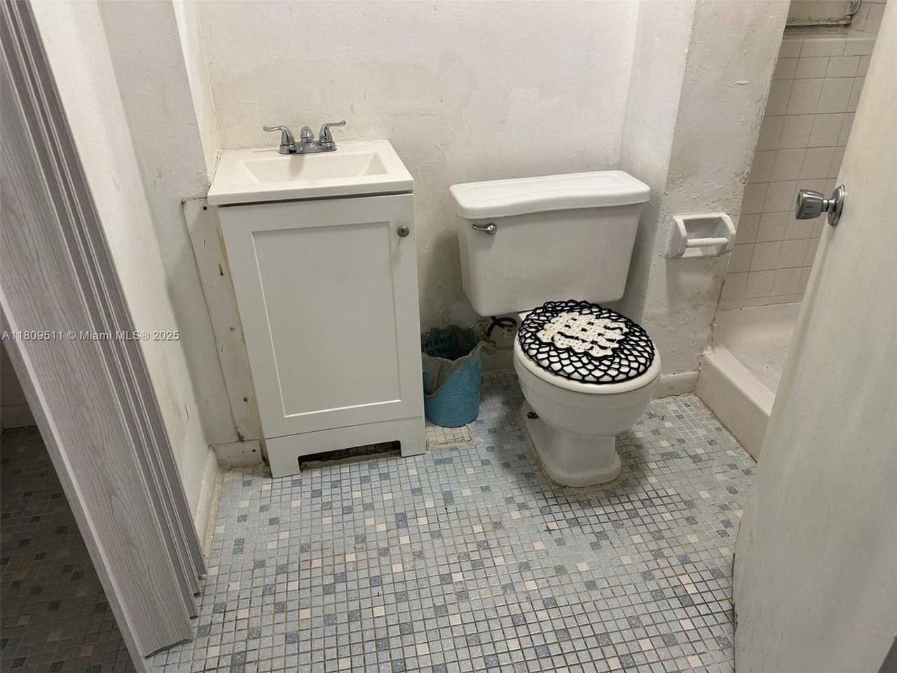 10850 Ne 4th Ave #1-1 - Photo 3 of 3