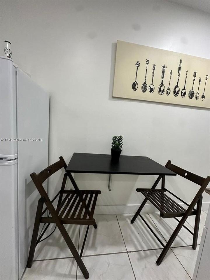 20510 Sw 115th Rd #1-1 - Photo 3 of 10