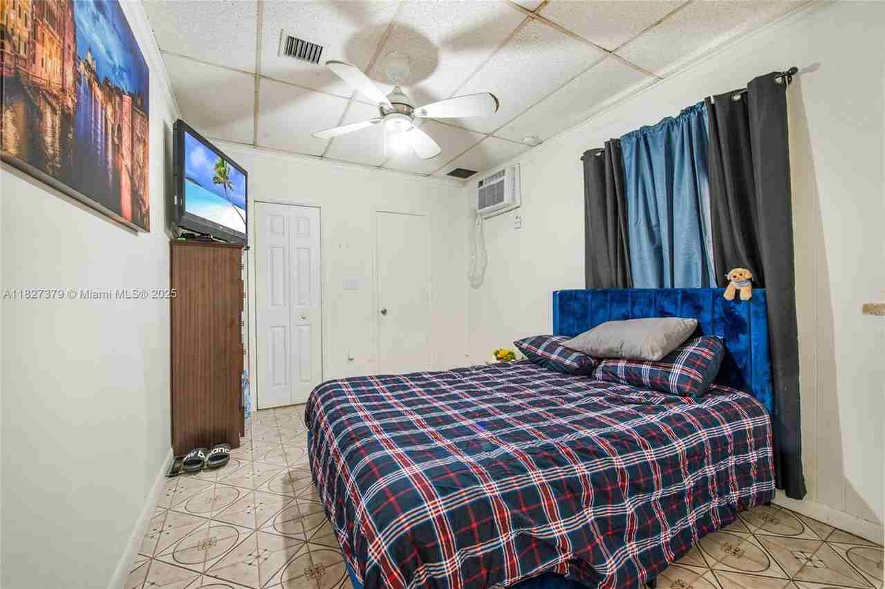 4521 Sw 5th Ter #1-1 - Photo 2 of 2