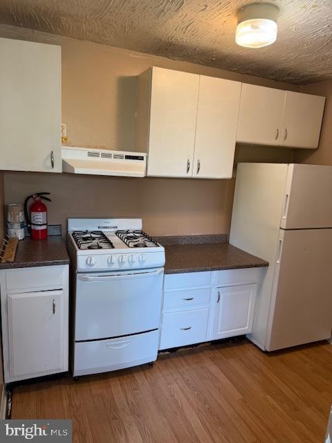 400 E Washington St #CC - Photo 3 of 5