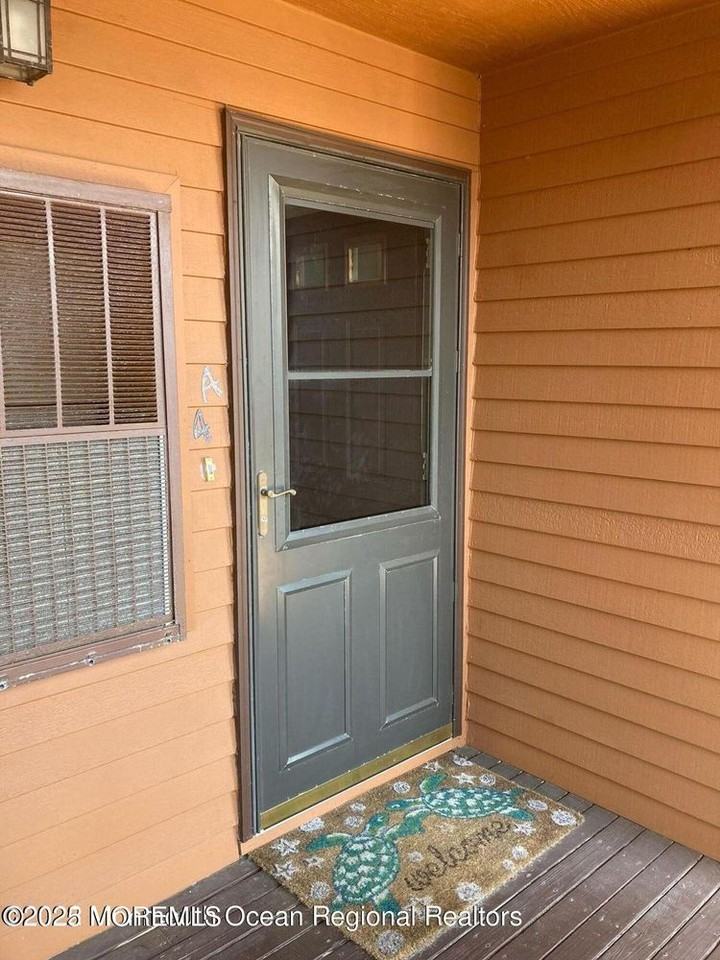 606 Bay Blvd #A4A4 - Photo 3 of 10