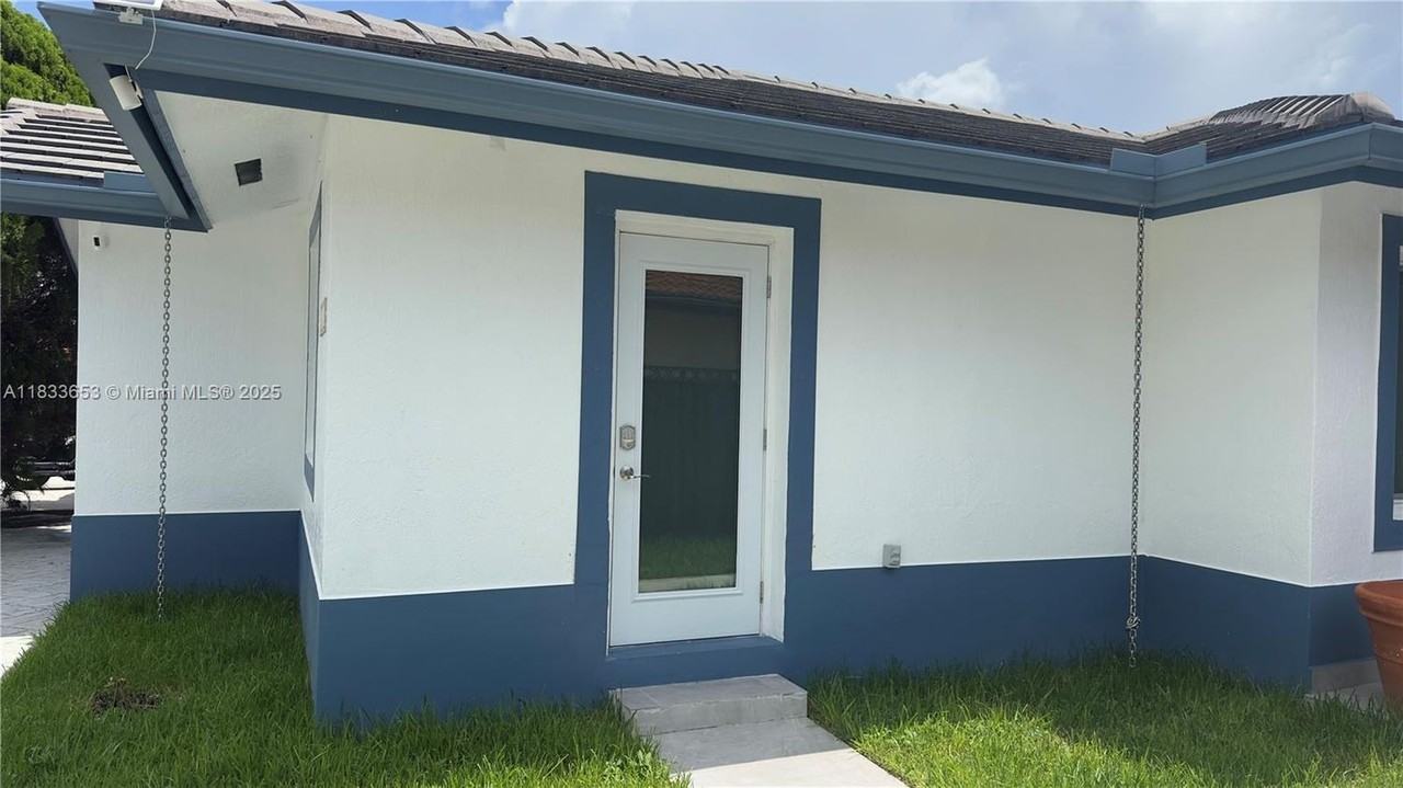 14211 Sw 147th Ct #BB - Photo 2 of 9