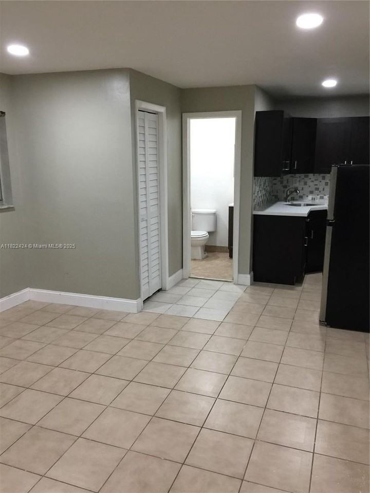 4440 Sw 1st St #4440 - Photo 3 of 8