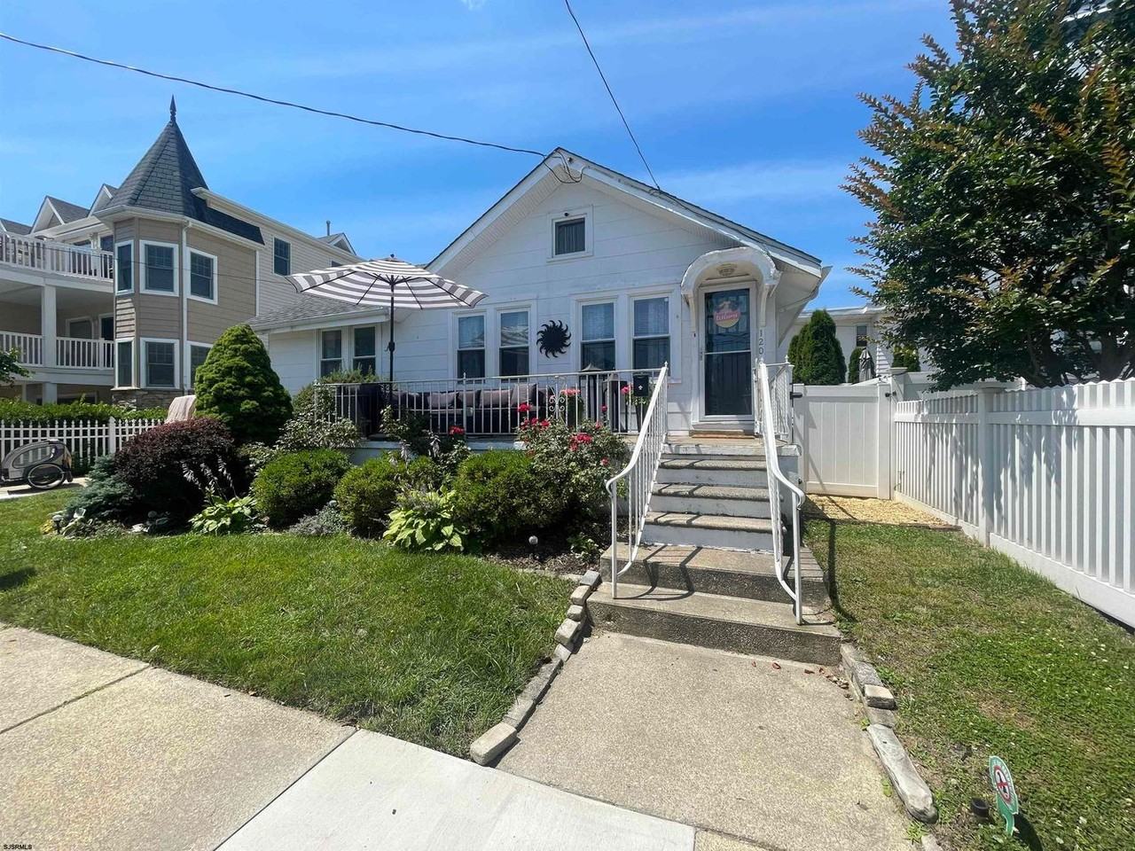 120 N Monroe Ave - Photo 3 of 23